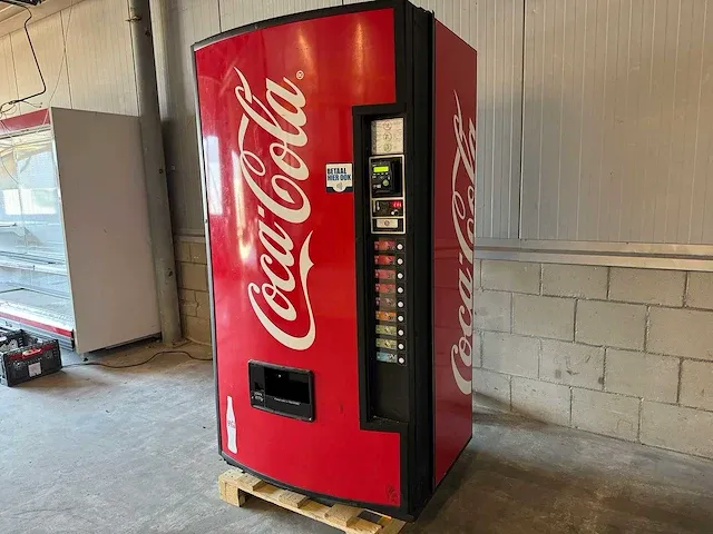Royal vendors - 660 - frisdrankautomaat - vending machine - afbeelding 3 van  10