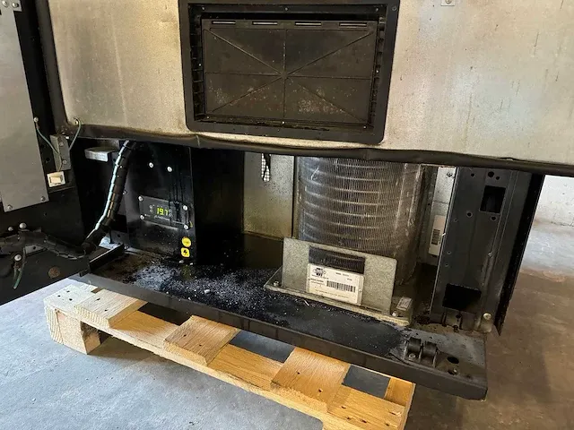 Royal vendors - 660 - frisdrankautomaat - vending machine - afbeelding 9 van  10