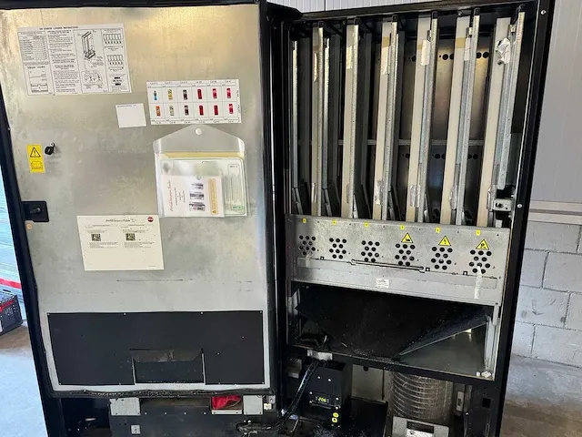 Royal vendors - 660 - frisdrankautomaat - vending machine - afbeelding 10 van  10