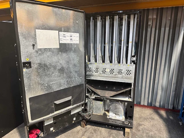 Royal vendors - 660 - frisdrankautomaat - vending machine - afbeelding 6 van  9