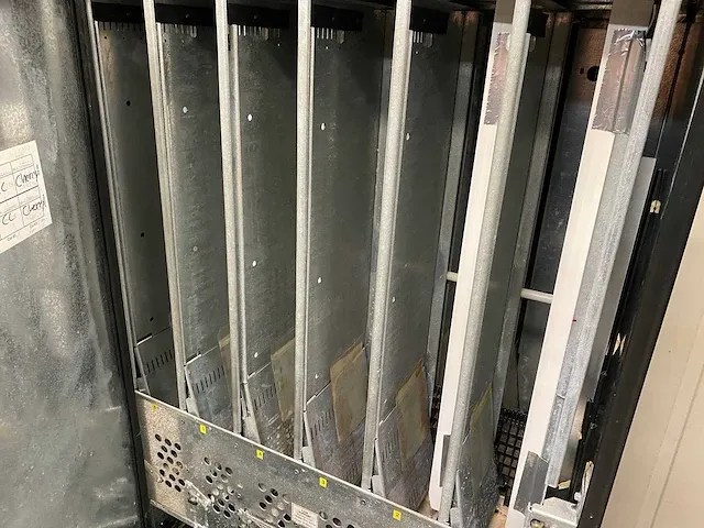 Royal vendors - 660-9 - frisdrankautomaat - vending machine - afbeelding 2 van  10