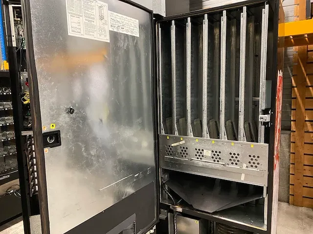 Royal vendors - 804-9 - frisdrank - vending machine - afbeelding 8 van  10