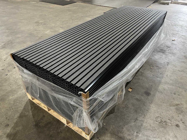 Royal zwart geborsteld composiet gevel bekleding (115x) - afbeelding 20 van  28