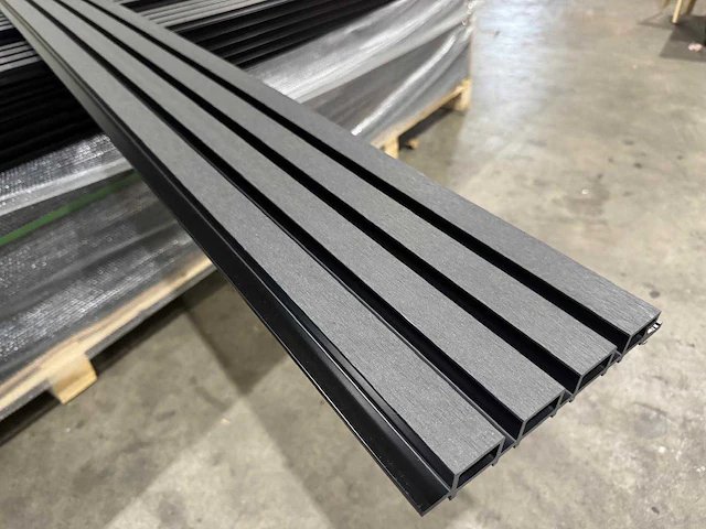 Royal zwart geborsteld composiet gevel bekleding (12x) - afbeelding 1 van  28