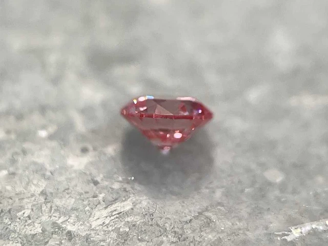 Roze diamant - 0.19 carat briljant geslepen diamant - afbeelding 4 van  4