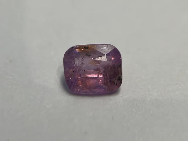 Roze saffier - 0.83 carat natuurlijke roze saffier - afbeelding 1 van  5