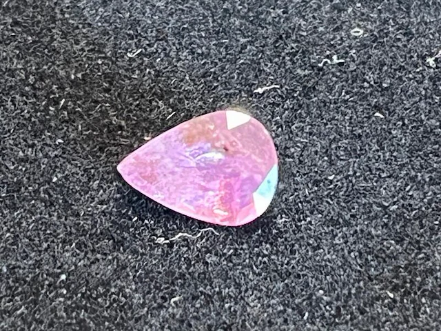 Roze saffier - natuurlijke roze saffier van 1.93 carat - afbeelding 1 van  4
