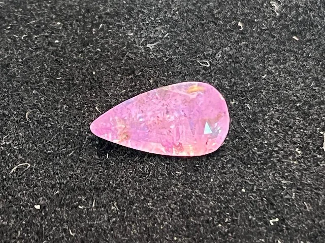 Roze saffier - natuurlijke roze saffier van 3.24 carat - afbeelding 1 van  4