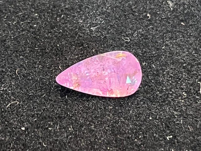 Roze saffier - natuurlijke roze saffier van 3.24 carat - afbeelding 1 van  2