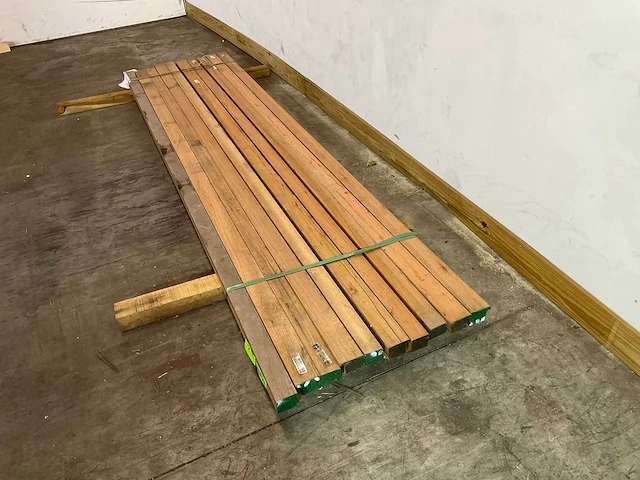 Rp4 meranti hardhouten raamprofiel - 305x5,4x8 cm (10x) - afbeelding 2 van  5