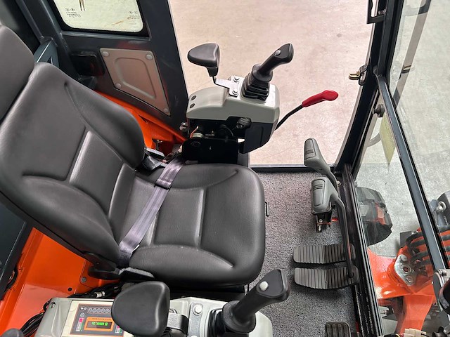 Rte - 2025 - cx20a - minigraafmachine kubota euro 5 met cabine - afbeelding 8 van  33