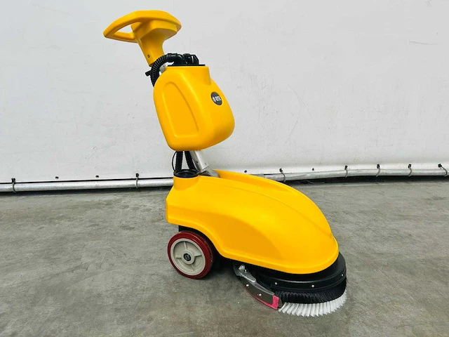 Rte - 2025 - fs30 - vloerschrobzuigmachine - afbeelding 10 van  12