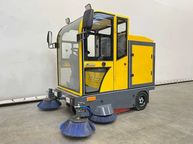 Rte - 2025 - st150 - veegmachine - afbeelding 1 van  29