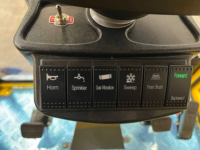 Rte - 2025 - st150 - veegmachine - afbeelding 16 van  29