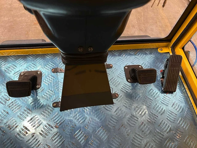 Rte - 2025 - st150 - veegmachine - afbeelding 17 van  29