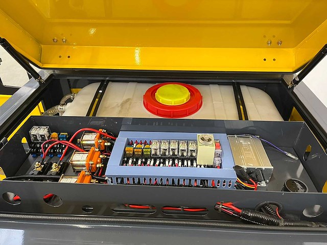 Rte - 2025 - st150 - veegmachine - afbeelding 7 van  27