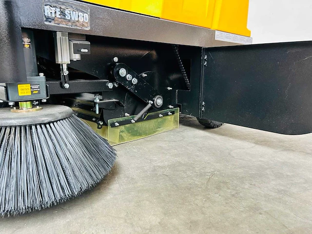 Rte - 2025 - sw80 - veegmachine - afbeelding 6 van  23