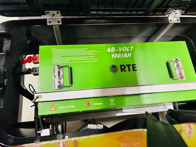 Rte - golfkar met opslagbox - afbeelding 15 van  22