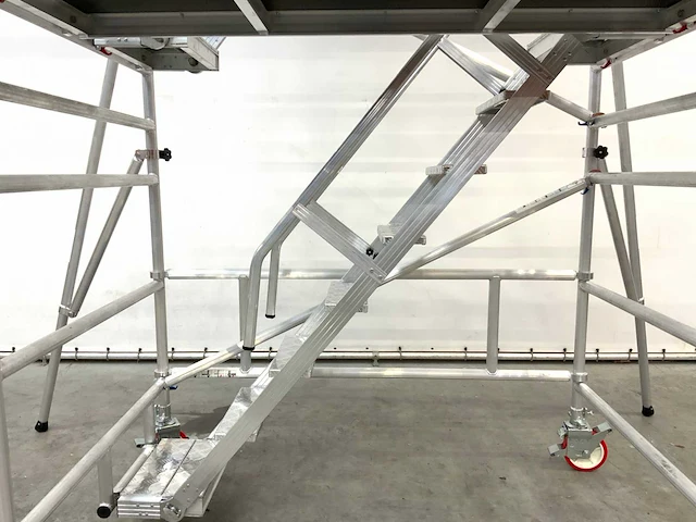 Rte rolsteiger aluminium 5.2m 2024 - afbeelding 17 van  17