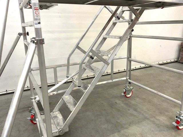 Rte rolsteiger aluminium 5.2m 2024 - afbeelding 16 van  17