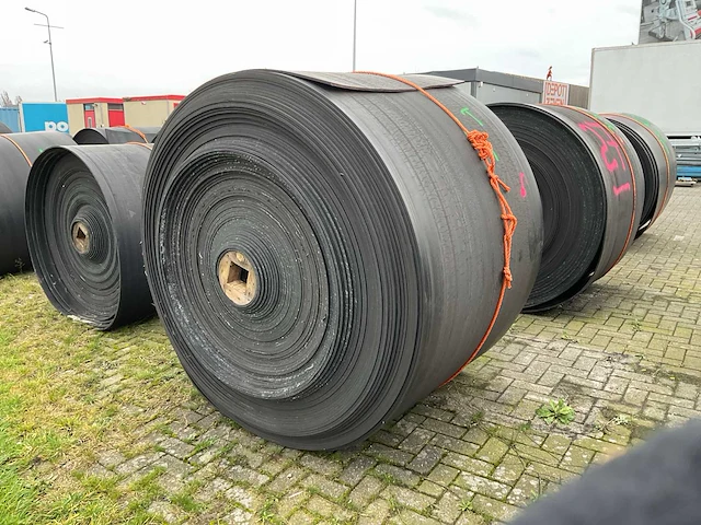 Rubberen rol 220 meter - afbeelding 1 van  6