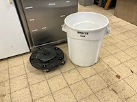 Rubbermaid brute afvalemmer op trolly (2x) - afbeelding 4 van  6
