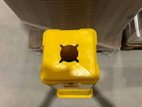 Rubbermaid veiligheidskegel met absorptiepapier. engels en spaans 4x - afbeelding 6 van  6