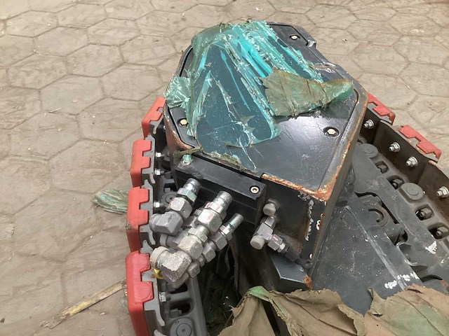 Rubsbanden met hydraulische motor (2x) - afbeelding 6 van  6