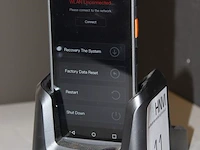 Rugged andriod handheldturminal sunmi l2s met lader - afbeelding 2 van  3