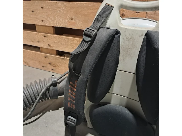 Ruggedragen benzine bladblazer, stihl, br 550, 2013 - afbeelding 8 van  9