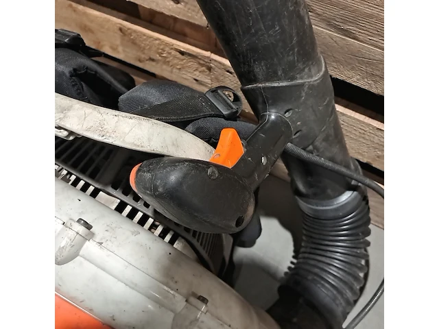 Ruggedragen benzine bladblazer stihl, br 550, bouwjaar 2005 - afbeelding 5 van  8