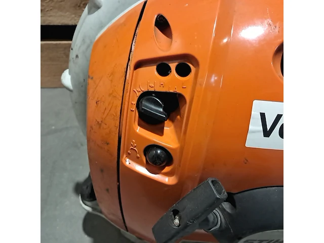 Ruggedragen benzine bladblazer stihl, br 550, bouwjaar 2014 - afbeelding 3 van  8