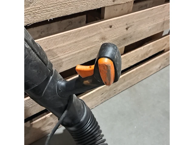 Ruggedragen benzine bladblazer stihl, br 550, bouwjaar 2014 - afbeelding 6 van  8