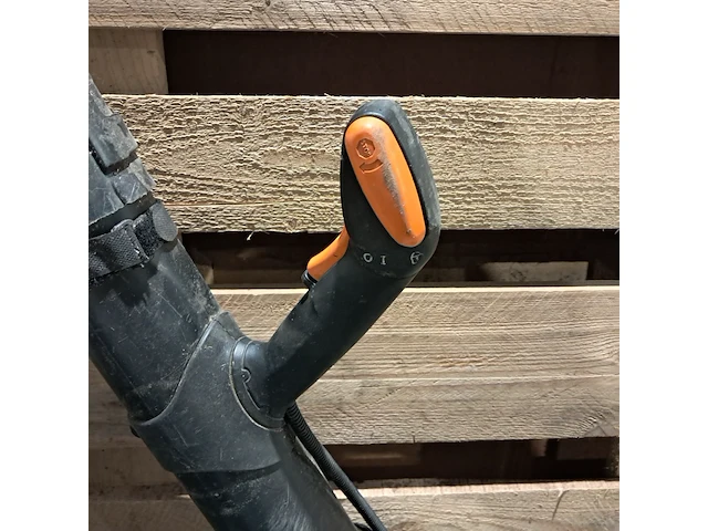 Ruggedragen benzine bladblazer, stihl, br 600, 2016 - afbeelding 3 van  9