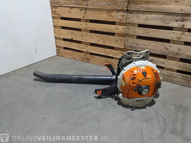 Ruggedragen bladblazer stihl, br 600, bouwjaar 2009 - afbeelding 1 van  8
