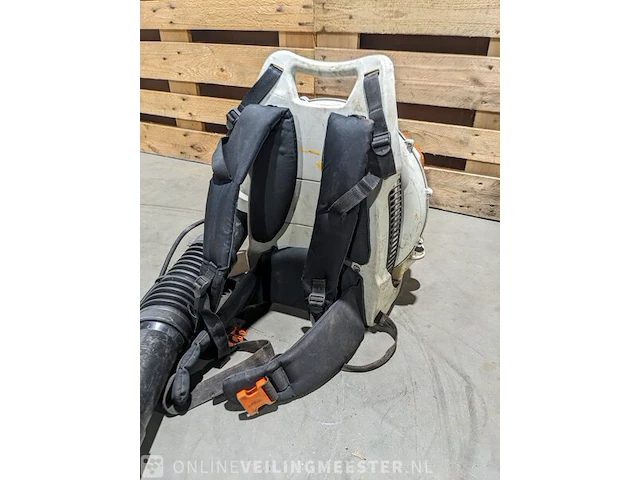 Ruggedragen bladblazer stihl, br 600, bouwjaar 2009 - afbeelding 5 van  8
