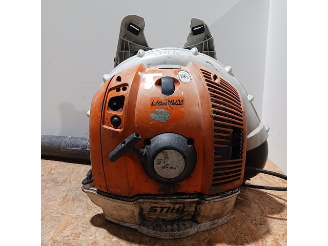 Ruggedragen bladblazer stihl, br600, bouwjaar 2014 - afbeelding 2 van  8
