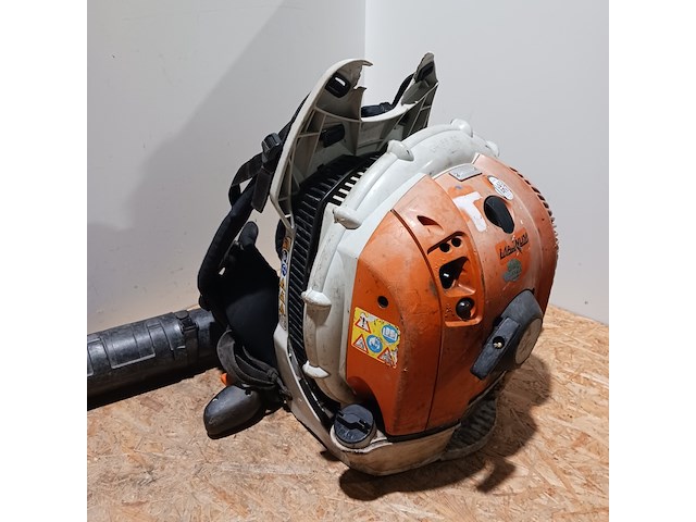 Ruggedragen bladblazer stihl, br600, bouwjaar 2014 - afbeelding 3 van  8
