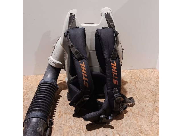 Ruggedragen bladblazer stihl, br600, bouwjaar 2014 - afbeelding 4 van  8