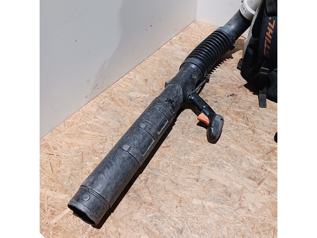 Ruggedragen bladblazer stihl, br600, bouwjaar 2014 - afbeelding 5 van  8