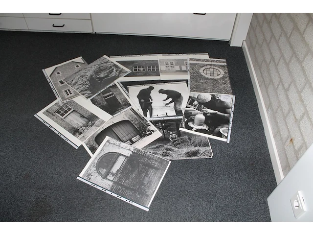 Ruim 10 kunstfoto's a3 in showmappen. - afbeelding 1 van  1