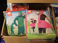 Ruim 100 carnavalskostuums voor volwassenen in diverse maten (m, l en xl) en uitvoeringen, w.o. hippie-, ei... - afbeelding 3 van  5