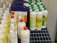 Ruim 150 flessen schoonmaakproducten waaronder vloerreiniger, sanitairreiniger, interieurreiniger, schoonma... - afbeelding 2 van  10