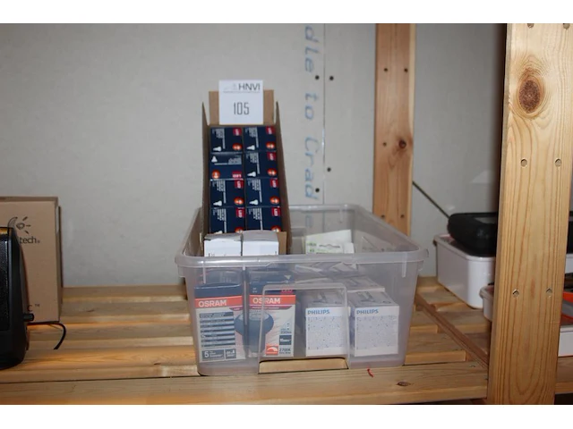 Ruim 20 ledlampen waaronder osram en philips in kunststof box. - afbeelding 1 van  2