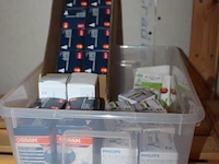 Ruim 20 ledlampen waaronder osram en philips in kunststof box. - afbeelding 2 van  2