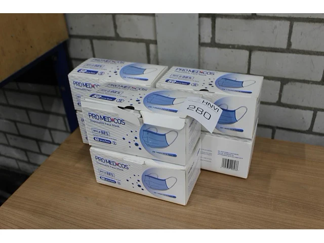 Ruim 250 mondkapjes pro med+cos - afbeelding 1 van  1