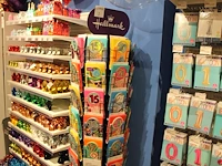 Ruim 250 verjaardagskaarten hallmark. let op! exclusief carrousel.