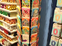 Ruim 250 verjaardagskaarten hallmark. let op! exclusief carrousel. - afbeelding 2 van  6