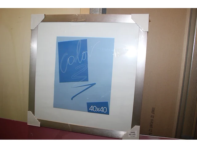 Ruim 30 nieuwe fotolijsten met afmeting 40x40 en 40x50 cm. - afbeelding 2 van  3