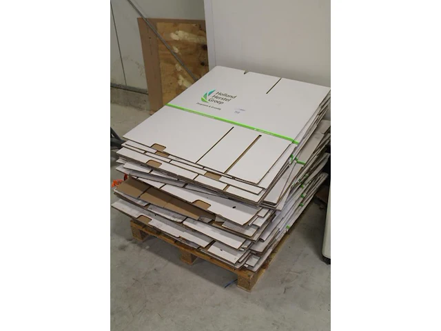 Ruim 40 gebruikte verhuisdozen op pallet. - afbeelding 2 van  2